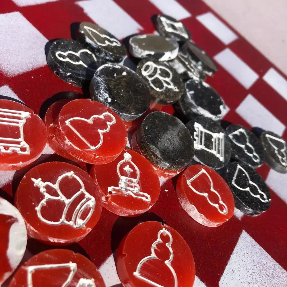 Chess Set - Sunset Red - Picture 8 of 9
